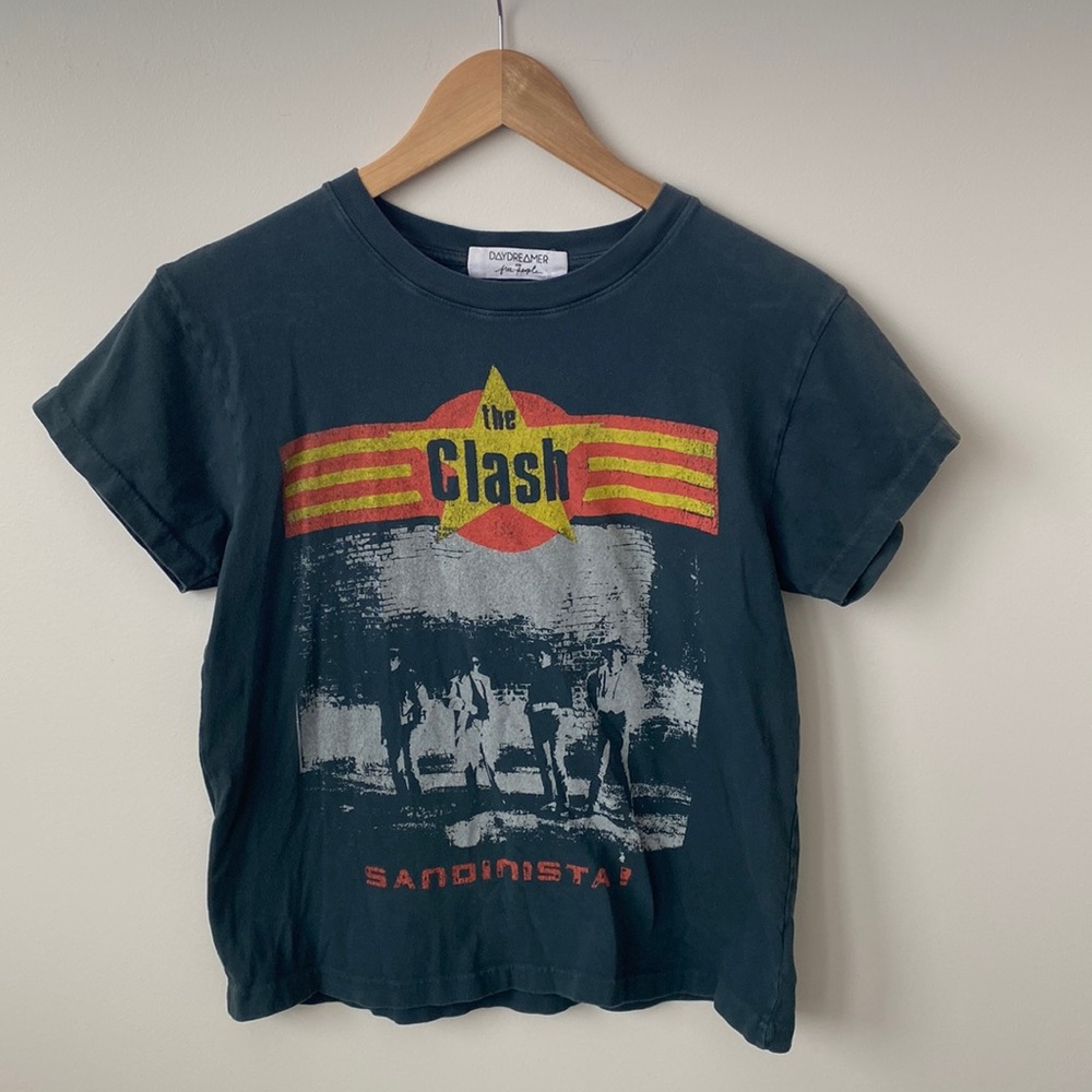 Cute band tee like new.